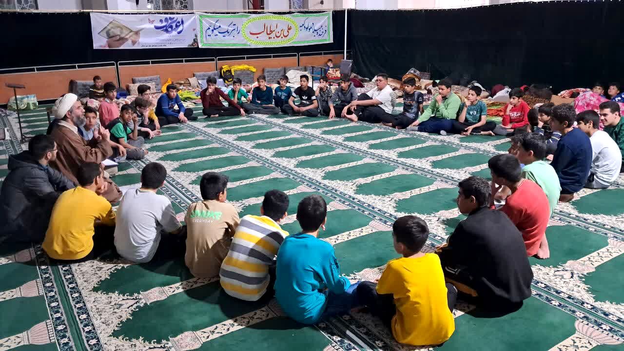 نوجوانان شهرستان اشکذر با «دخیلِ آه» معتکف شدند