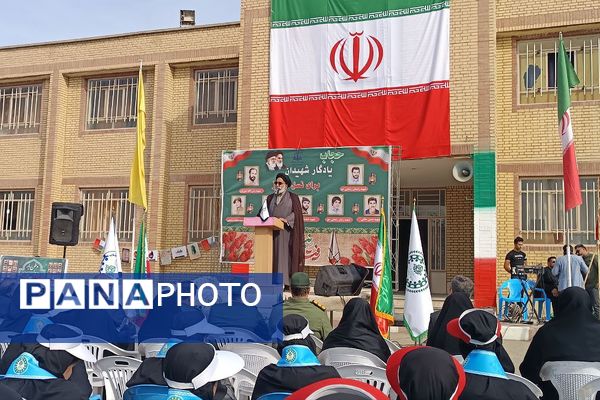 همایش «وطن‌یار»؛ تجدید عهد دانش‌آموزان ورامینی با شهدا و فرهنگ ایستادگی