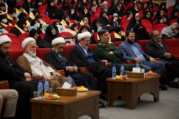 همایش تقدیر از مادران و همسران شهدا در دانشگاه قم