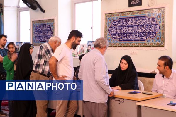 حضور پرشور مردم گلستان پای صندوق‌های رأی