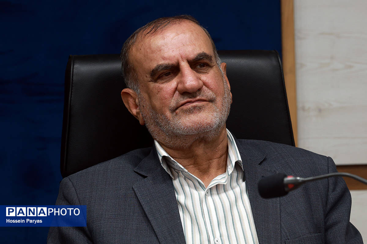 دانش‌آموزان باید راویان آگاه تاریخ و هویت ایران باشند