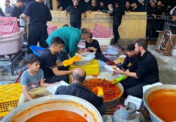 خادم شدم تا لحظه ای بر من نظر کنی