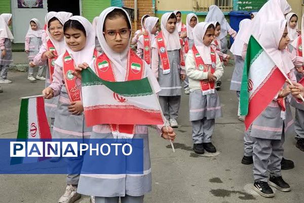 جشن نیمه شعبان و فجر با شور پیشتازان در مدرسه شهید جواد سرافراز