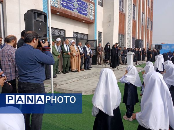 آیین افتتاح همزمان دبستان و کلنگ‌زنی سالن مطالعه مجموعه امام حسین(ع) در مشهد
