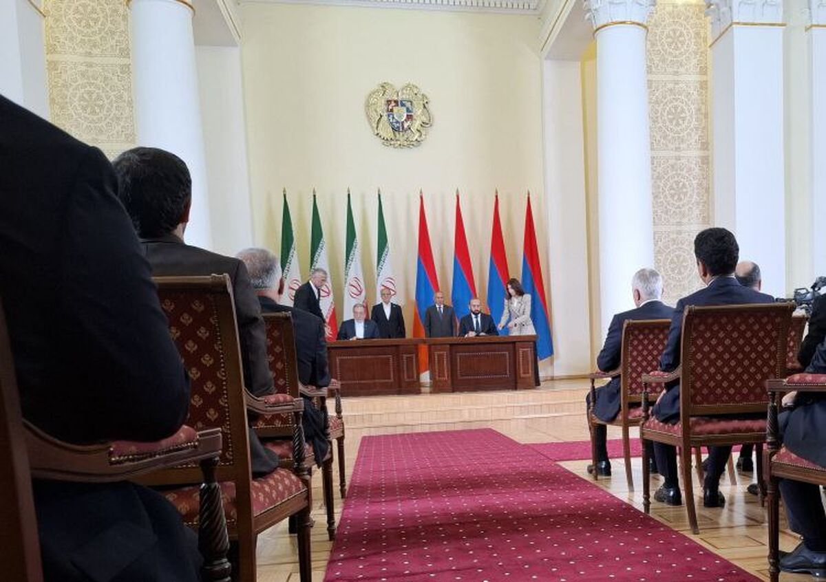  یک بیانیه مشترک و ۱۰ سند همکاری میان ایران و ارمنستان امضا شد
