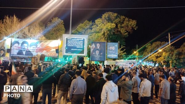 طنین دوباره شعارهای وفاداری در نورآباد؛ نود و هشتمین شب بیعت با رهبر انقلاب