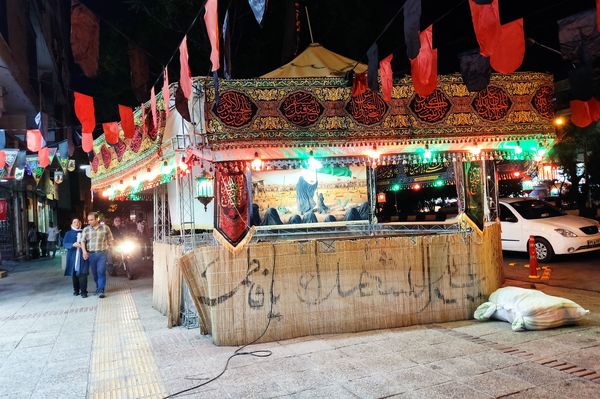 برپایی خیمه‌های عزاداری محرم در شهر شیراز