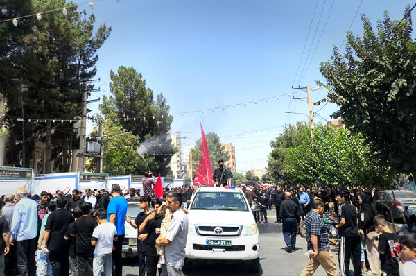 خیل عاشقان حسینی در مسیر جاماندگان اربعین رباط کریم