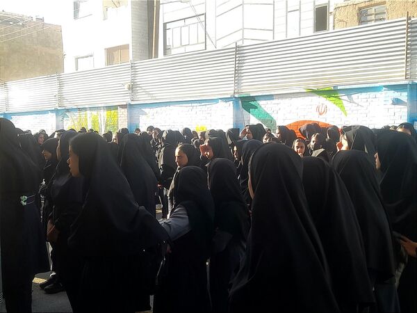 گرامیداشت هفته دفاع مقدس در دبیرستان فیاض