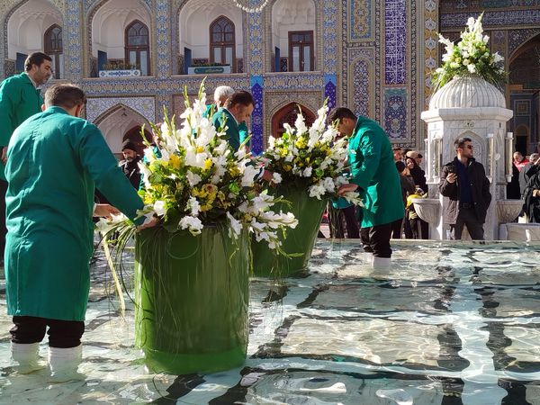 مشهد مقدس در تب‌وتاب جشن ولادت نخستین امام شیعیان  
