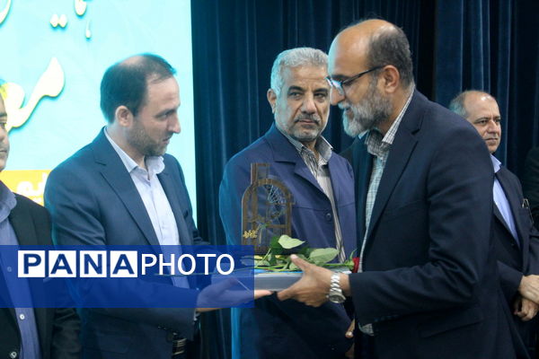 تجلیل از معلمان نمونه استان بوشهر 