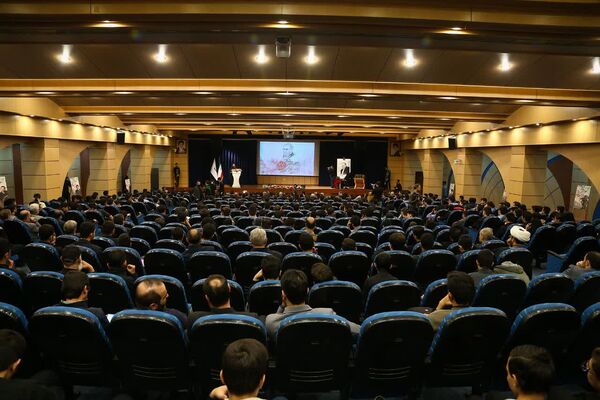 نخستین کنگره بزرگداشت ۲۷۰ دانش‌آموز شهید دبیرستان ماندگار امام صادق (ع) 