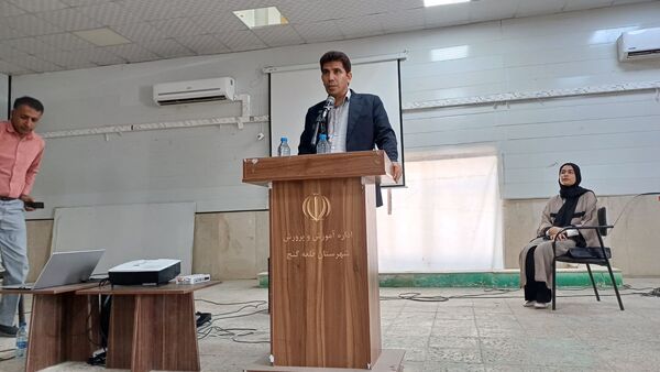درخشش دانش‌آموزان نخبه قلعه‌گنج در جشن تقدیر کانون قلم‌چی