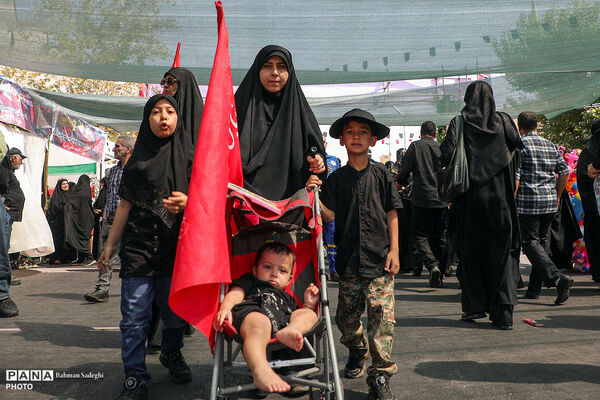 مراسم آیینی پیاده‌روی جاماندگان اربعین حسینی در تهران - ۶