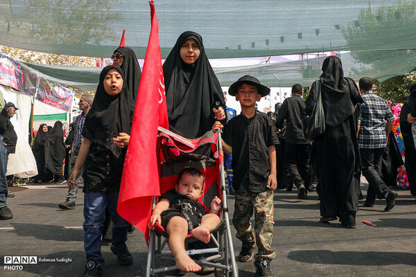 مراسم آیینی پیاده‌روی جاماندگان اربعین حسینی در تهران - ۶
