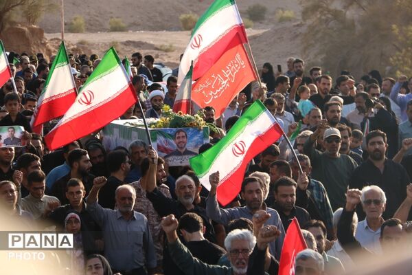 تشییع پیکر شهید محمدمهدی رضایی نصرآبادی در یزد
