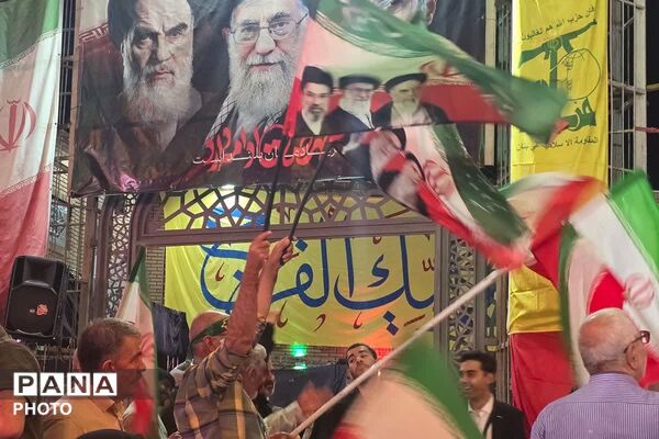 بیعت مردم در شب عید غدیروشعار ایستادگی در مسیر آرمان‌های انقلاب