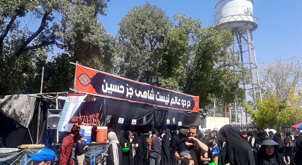 جاماندگان اربعین حسینی در  راهپیمایی حرم تا حرم نیشابور 