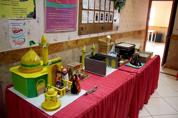برگزاری نمایشگاه «ماها» در دبیرستان حضرت معصومه (س) ناحیه چهار کرج