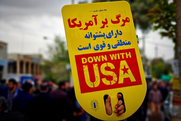 حضور پرشور فرهنگیان و دانش‌آموزان کرمانشاهی در راهپیمایی روز قدس
