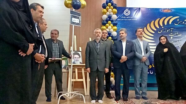 دختران شاهد قفلی خلاقیت خود را در نمایشگاه پژوهش به نمایش گذاشتند