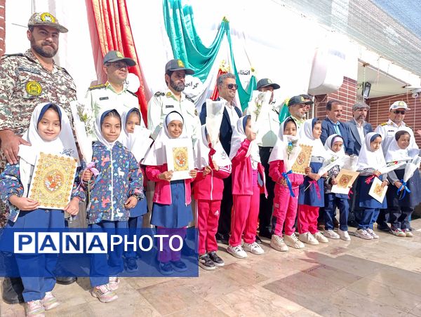 تقدیر از مدافعان نظم و امنیت  