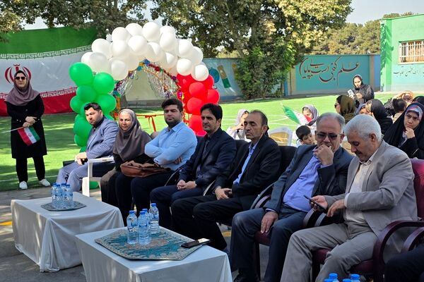 آیین افتتاحیه زمین چمن مصنوعی دبستان اسماعیل سامنی ناحیه ۲ بهارستان