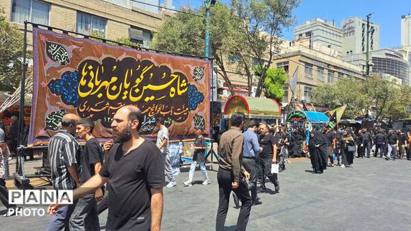 خیابان‌های منتهی به حرم، مملو از زائران رضوی
