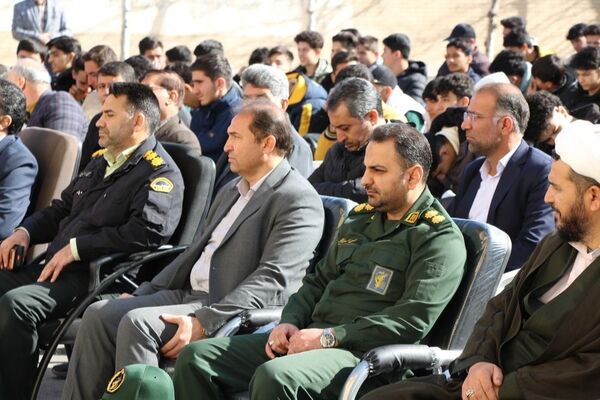 طنین زنگ انقلاب در هنرستان فارابی؛ آغاز شور و جشن دهه فجر در شهرستان سملقان