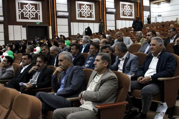 آیین نکوداشت معلمان پیشکسوت در گچساران