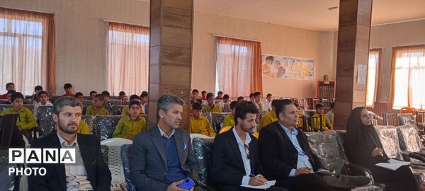 فرهنگ و هنر در مدارس شهید صادقی و شهید رجایی طنین انداز شد