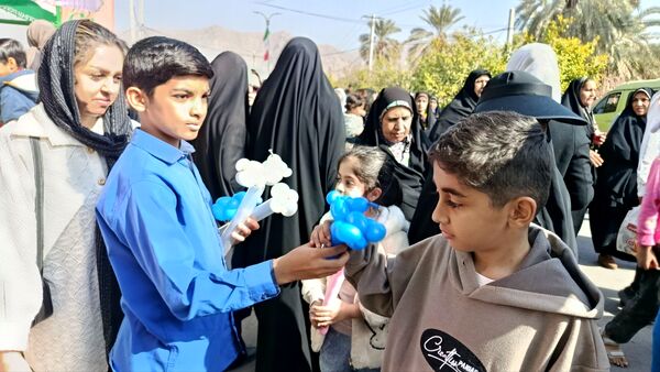 برپایی موکب  توسط هیات دانش‌آموزی و پیشتازان آموزشگاه شهید منصور عامری 