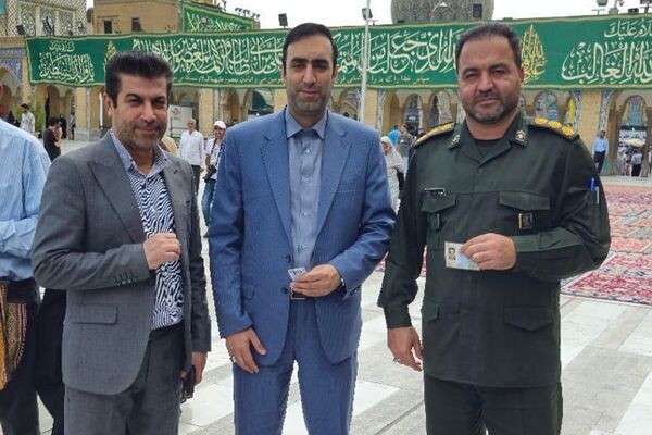 حضور مسئولان کشوری و استانی در کنار آحاد مردم شهیدپرور ناحیه 2 شهرری پای صندوق‌های رای 
