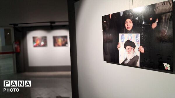 هم‌صداییِ دو نگاه در نمایشگاه «اینجا ایرانه»