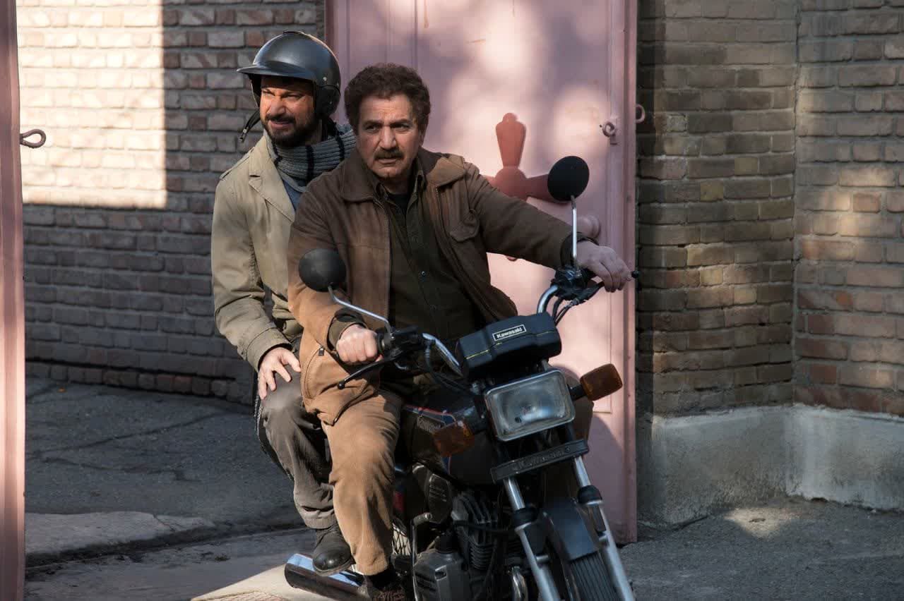 آن جا همان ساعت؛ ادای دین به دست های آلوده!