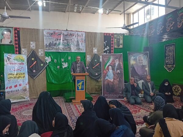 اعزام دانش‌آموزان دختر آشخانه به اردوی راهیان نور