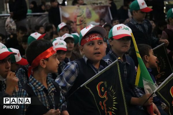 طنین «احلی من العسل» در حرم؛ عهد دوباره نوجوانان با عاشورا