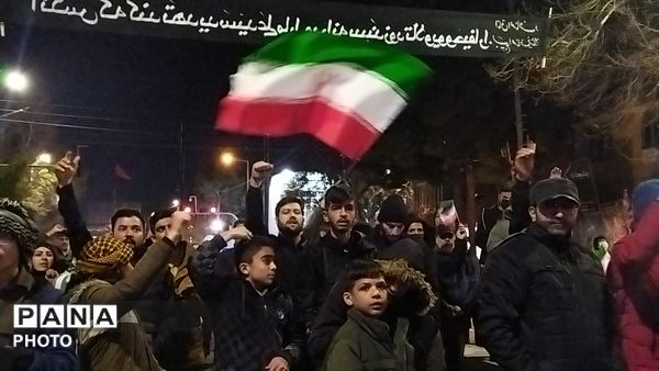 حضور نسل های مختلف در اجتماعات شبانه نیشابور