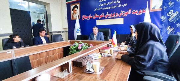 نشست خبری رئیس آموزش و پرورش ساوجبلاغ با خبرنگاران پانا 