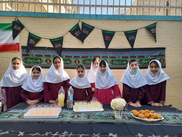 برپایی موکب عزاداری ایام فاطمیه در دبستان مریم بندرعباس
