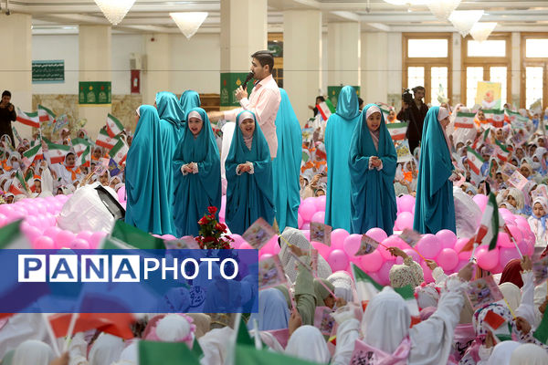 جشن تکلیف 2 هزار نفری دختران سراسر کشور در قم