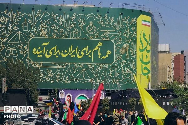 ۳۱۳ هزار «جان‌فدا» در قاب ایران؛ حضور نسل آینده‌ساز در رزمایش بزرگ تهران