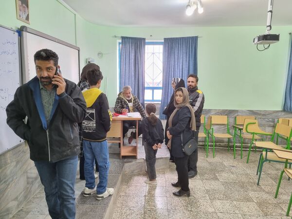 ۱۳ آذر جلسه دیدار اولیا با دبیران دبیرستان نمونه دولتی پژوهش آشخانه 