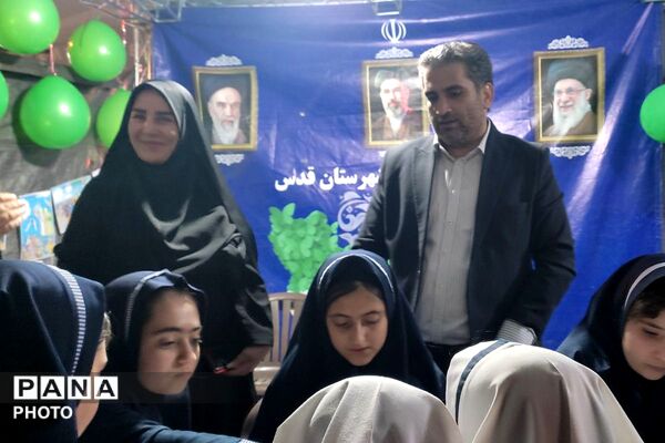 آموزش میهن‌پرستی در میدان عمل؛ روایت آموزش و پرورش از حضور دانش‌آموزان در تجمعات