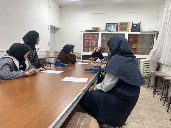 جلسه سفیران سلامت دبیرستان مطهره ناحیه ۶ مشهد مقدس