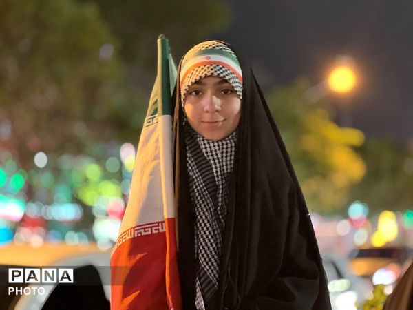حضور کودکان در اجتماعات که میدان را خالی نمی کنند