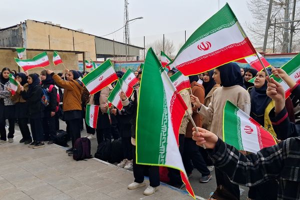 فرزندان ایران از مدارس شهریار تا راهپیمایی