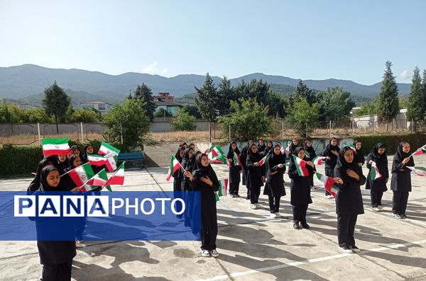 جشن جوانه‌ها در دبیرستان یاران امام 