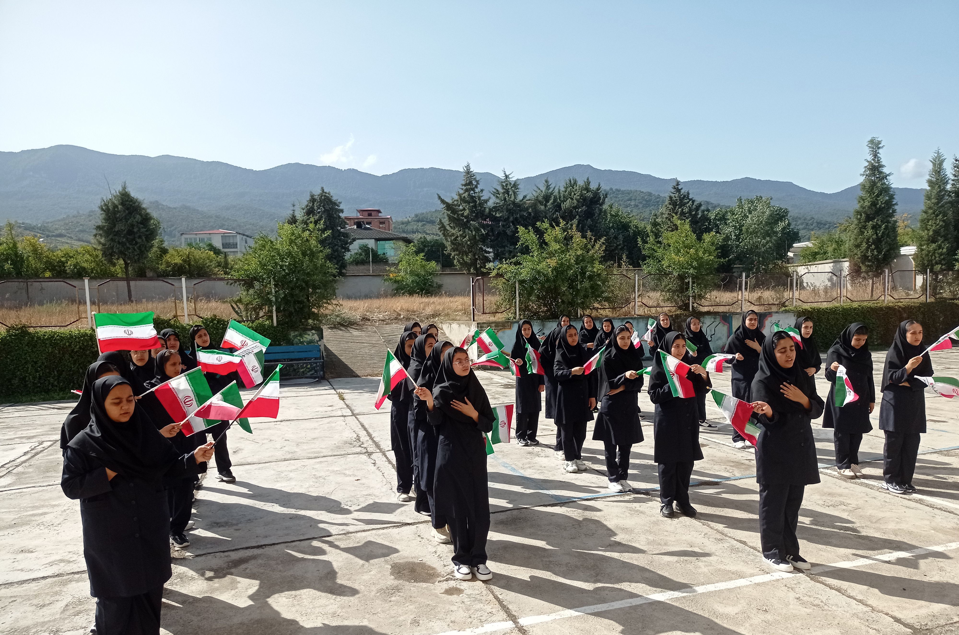 جشن جوانه‌ها در دبیرستان یاران امام 