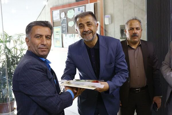 بازدید نماینده مجلس از آموزش‌وپرورش فیروزکوه و دیدار با کتابداران